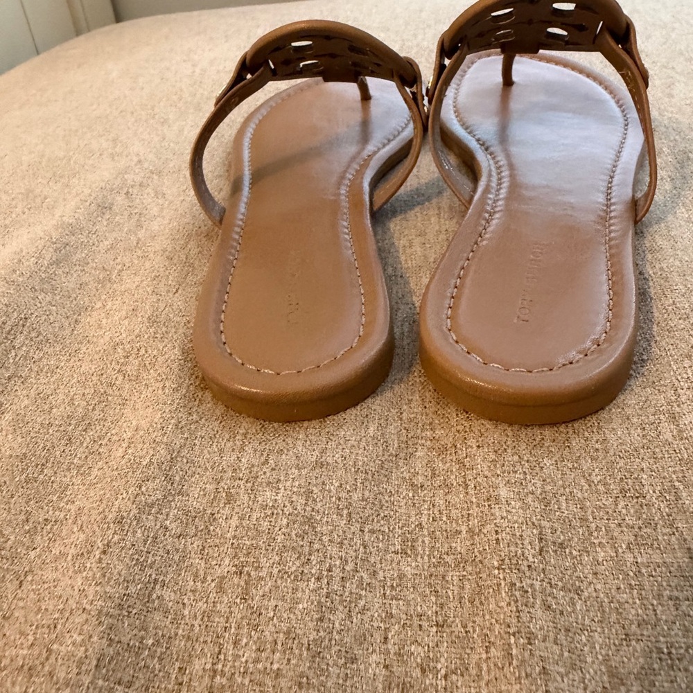 Tory Burch Miller Sandals in Almond Flour. Size 8-Excellent Pre-Owned Condition - Picture 7 of 9